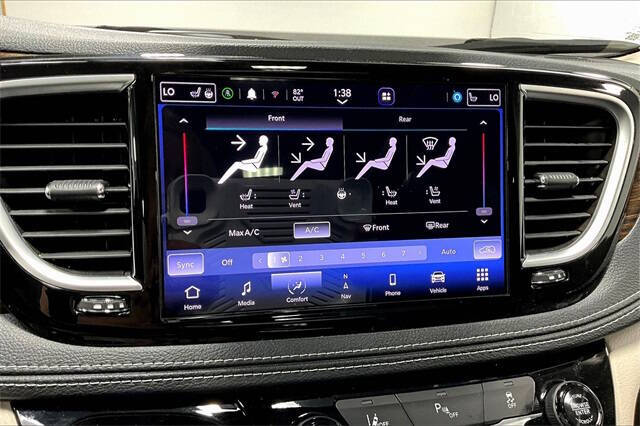 2023 Chrysler Pacifica Plug-In Hybrid Limited