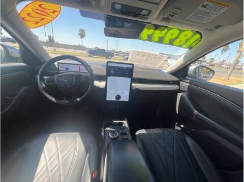 2022 Ford Mustang Mach-E Select