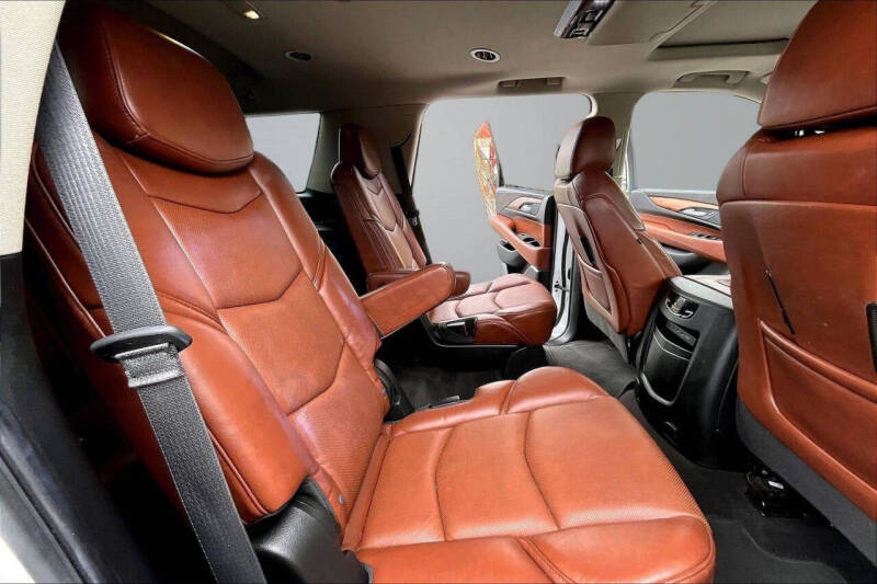 2020 Cadillac Escalade Luxury
