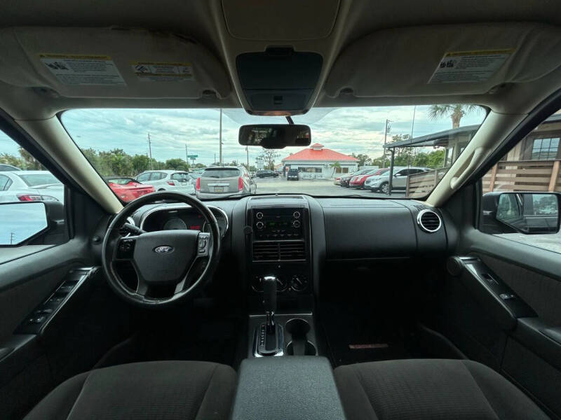 2010 Ford Explorer Sport Trac XLT