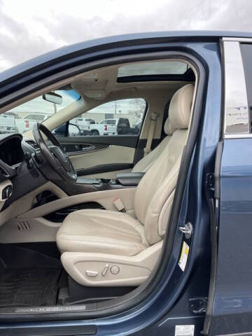 2019 Lincoln Nautilus Reserve