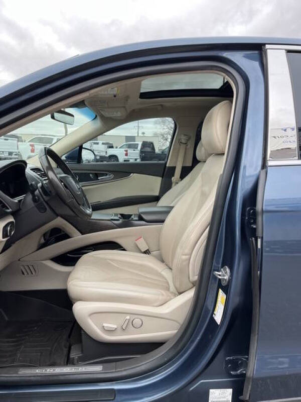 2019 Lincoln Nautilus Reserve