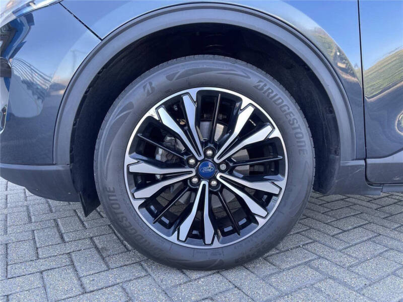 2022 Ford Escape SE