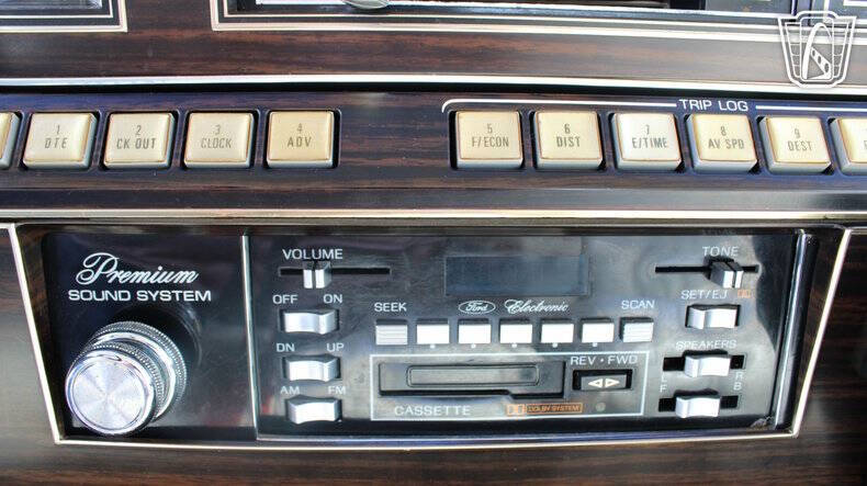 1982 Lincoln Mark VI