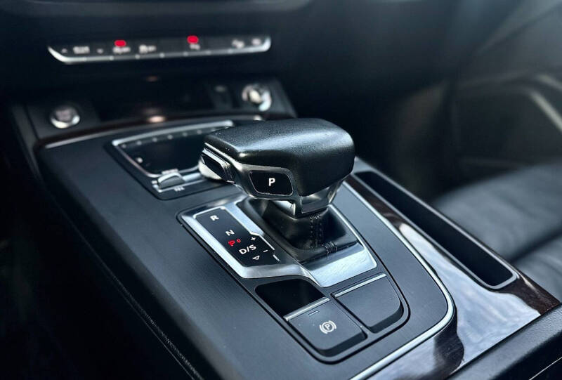 2018 Audi Q5 2.0T quattro Premium Plus