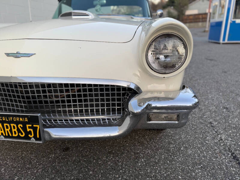 1957 Ford Thunderbird