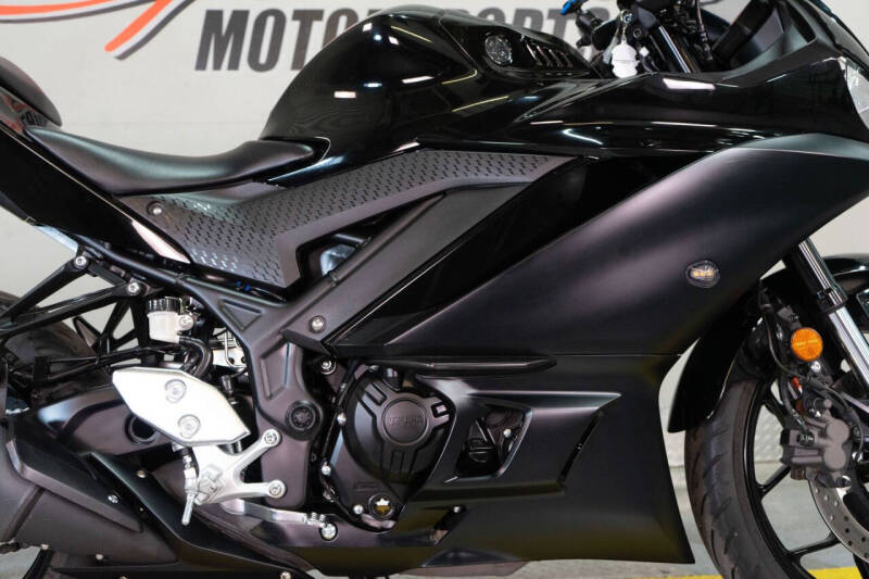 2023 Yamaha YZF-R3 ABS