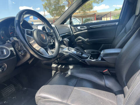 2017 Porsche Cayenne Platinum Edition