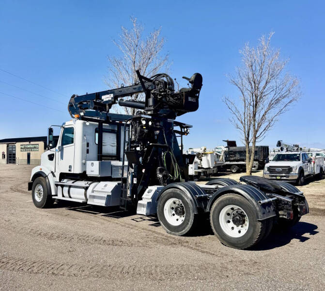 2017 Freightliner 122SD