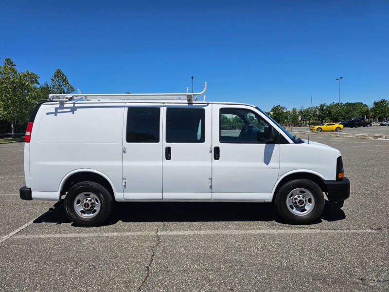 2017 GMC Savana 2500