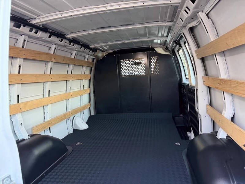 2024 GMC Savana 2500