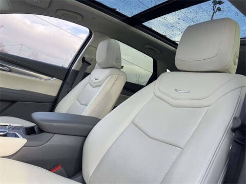 2023 Cadillac XT5 Premium Luxury