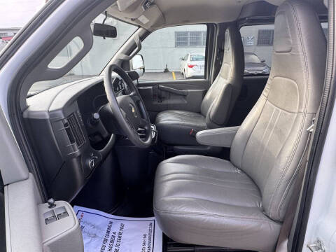 2018 Chevrolet Express LS 3500