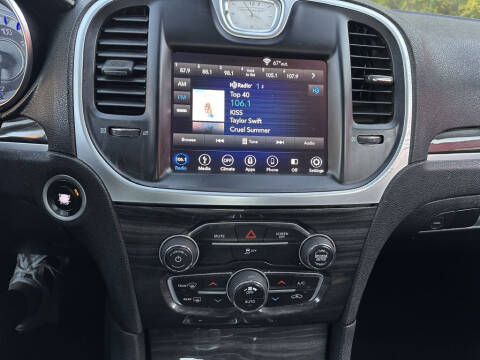 2019 Chrysler 300 Touring