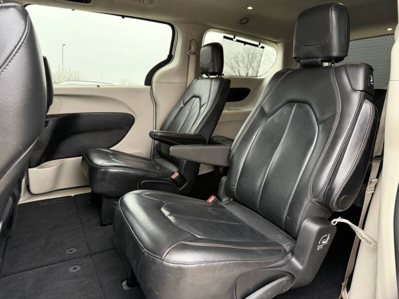 2020 Chrysler Pacifica Touring L