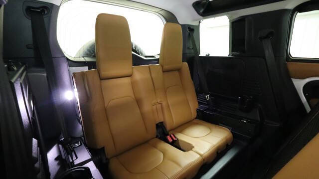 2023 Land Rover Defender 110 SE