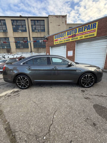 2018 Ford Taurus SEL