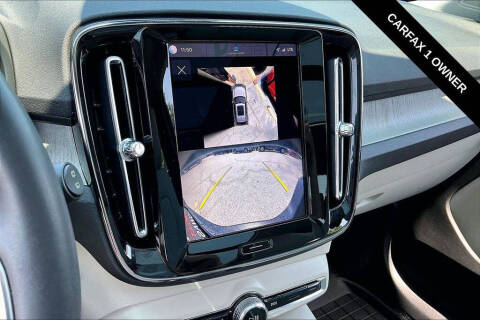 2024 Volvo XC40 B5 Plus Bright Theme