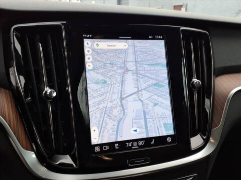 2025 Volvo V60 Cross Country B5 Plus