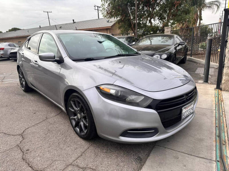 2016 Dodge Dart SE photo 4