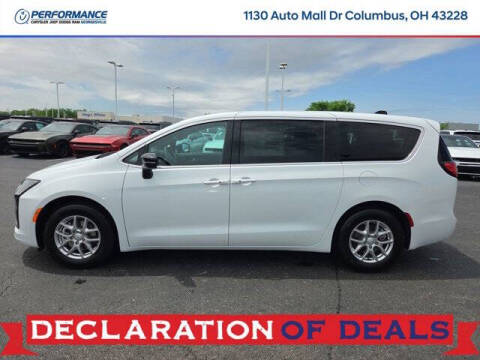 2027 Chrysler Pacifica Select