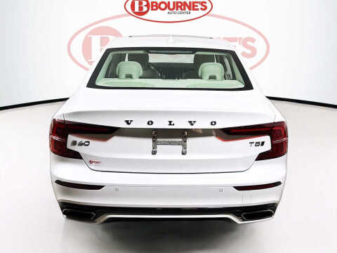 2021 Volvo S60 T5 Momentum