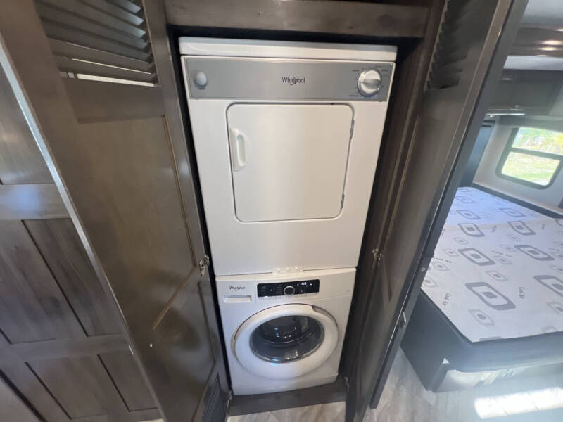 2020 Holiday Rambler Invicta