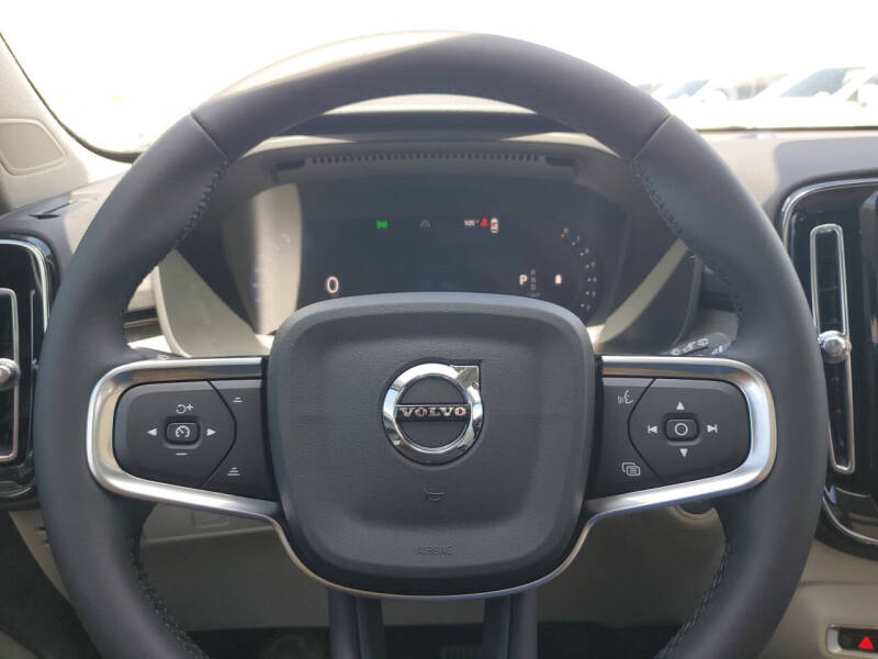 2026 Volvo XC40 B4 Plus