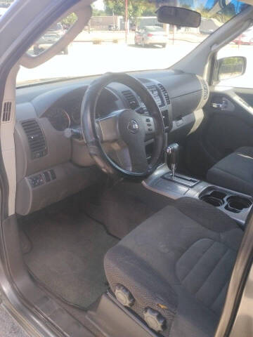 2008 Nissan Pathfinder LE
