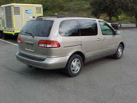 2002 Toyota Sienna LE