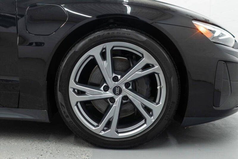 2023 Audi e-tron GT quattro Premium Plus