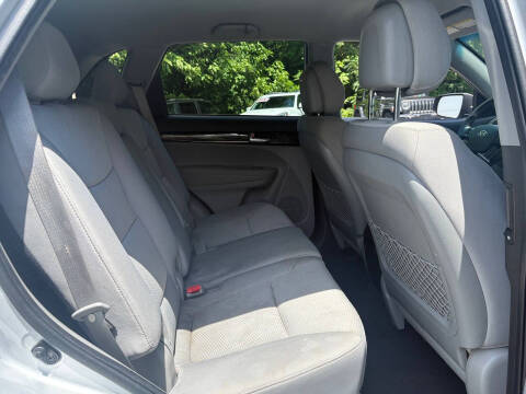2011 Kia Sorento LX
