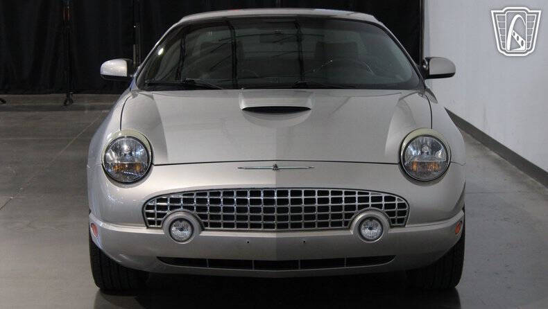 2004 Ford Thunderbird Deluxe
