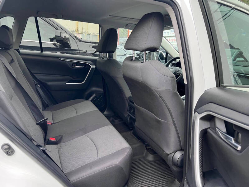 2022 Toyota RAV4 XLE