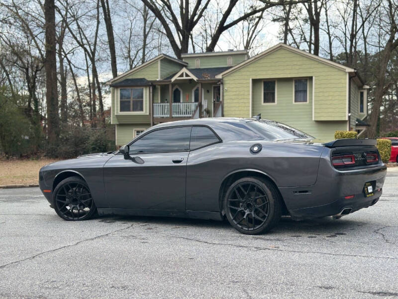 2018 Dodge Challenger SXT Plus