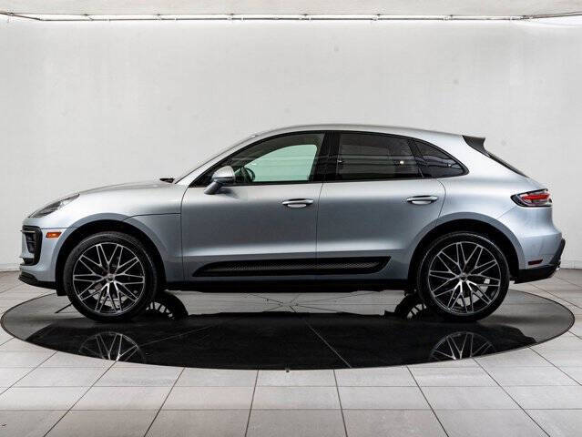 2025 Porsche Macan