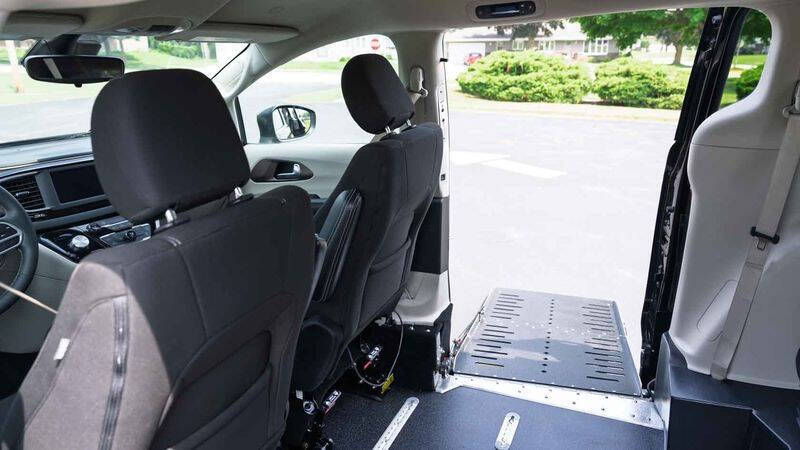 2024 Chrysler Voyager LX