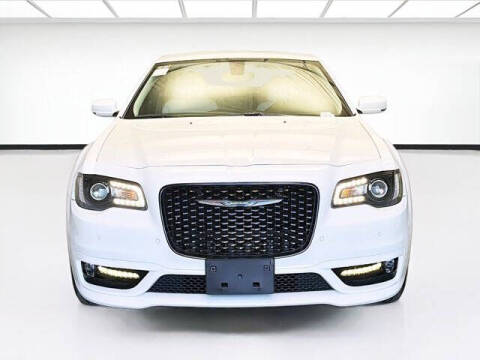 2023 Chrysler 300 Touring L