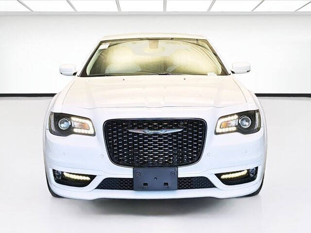 2023 Chrysler 300 Touring L