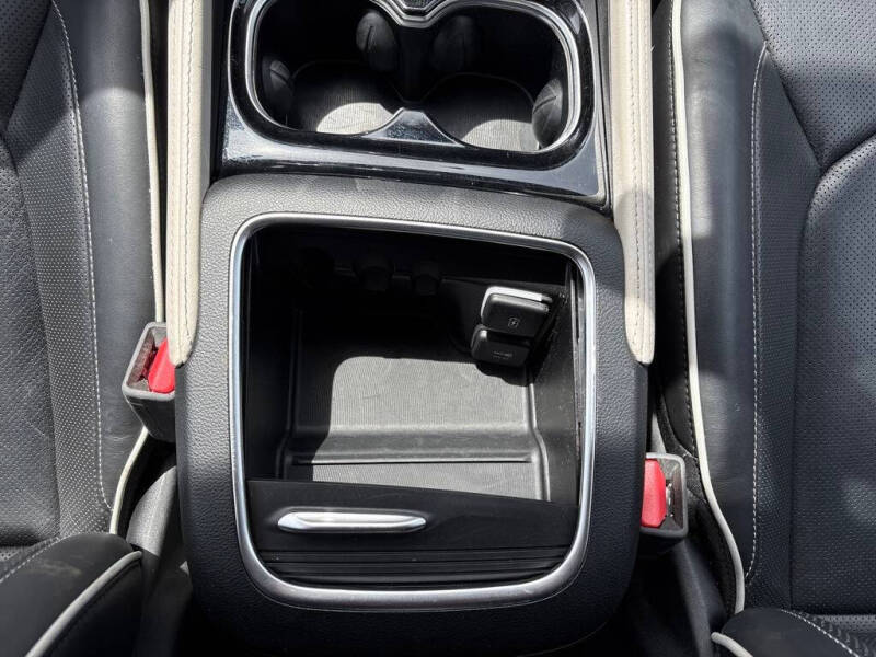 2023 Chrysler Pacifica Plug-In Hybrid Limited