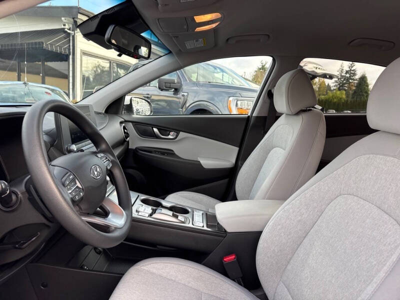 2023 Hyundai Kona Electric SE