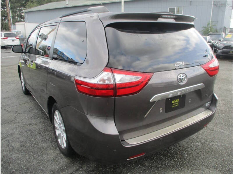 2015 Toyota Sienna Limited Premium 7-Passenger