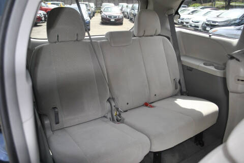 2014 Toyota Sienna LE 8-Passenger