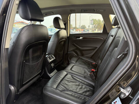 2012 Audi Q5 3.2 quattro Premium Plus