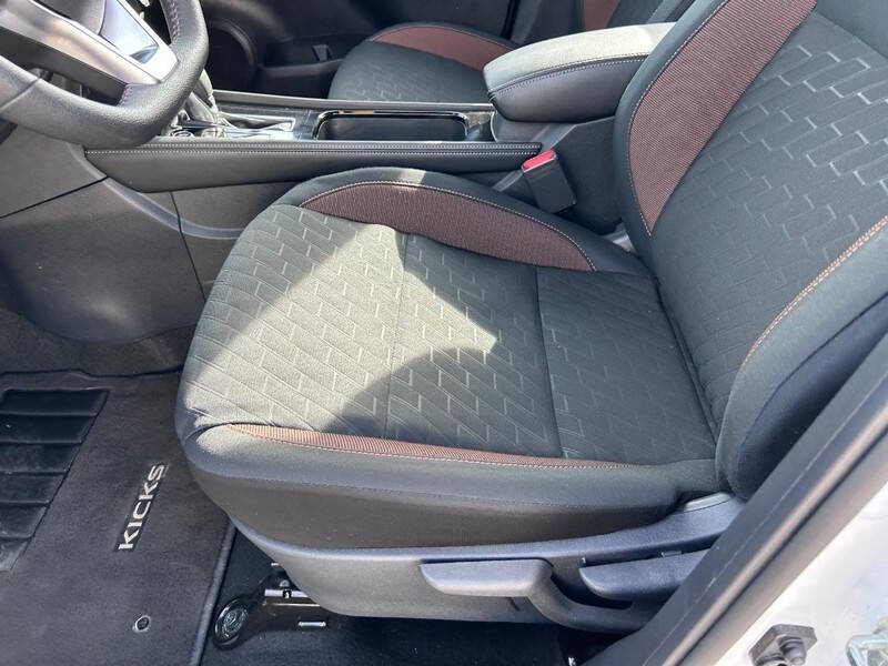 2024 Nissan Kicks SR