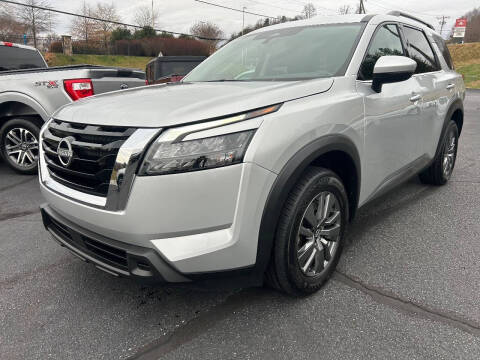 2025 Nissan Pathfinder SV