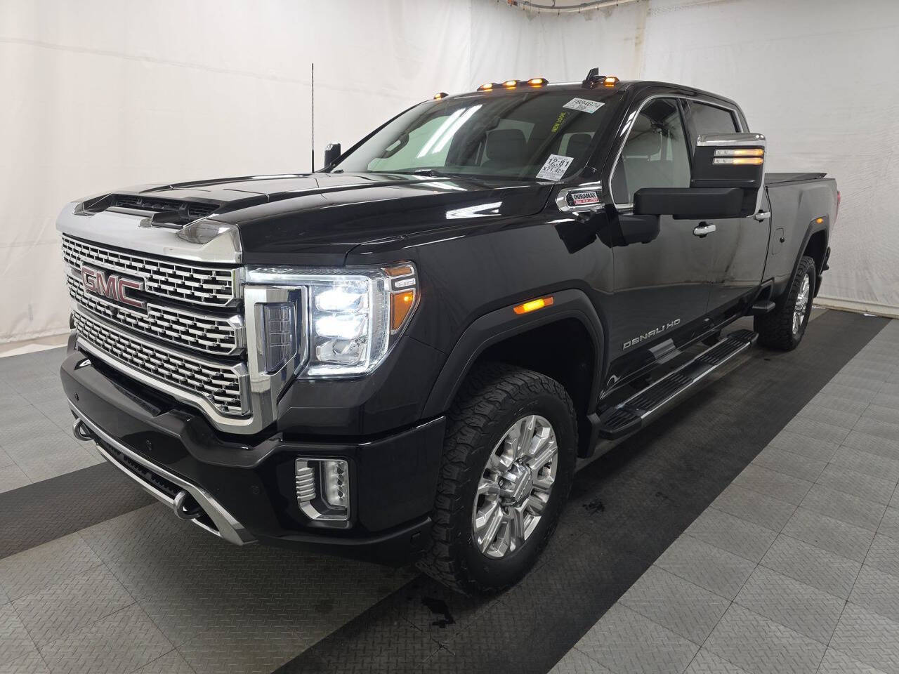 2022 GMC Sierra 2500HD Denali 4x4 4dr Crew Cab LB's photo