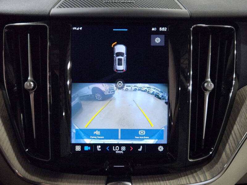 2023 Volvo XC60 Recharge T8 Plus Bright Theme