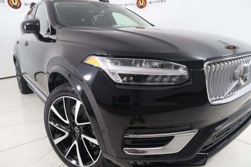 2025 Volvo XC90 B5 Plus Bright Theme