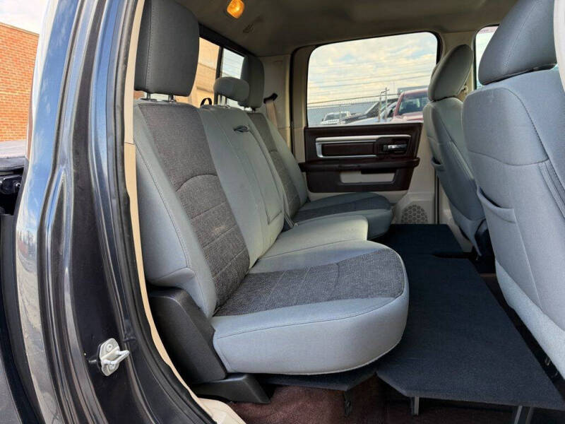 2018 RAM 1500 SLT